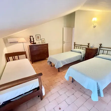 Adam House - Sleeps 7 - *