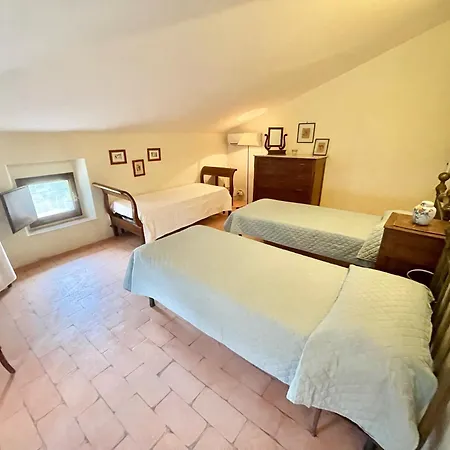 Adam House - Sleeps 7 -