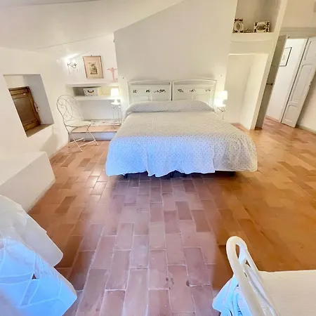 Adam House - Sleeps 7 - *